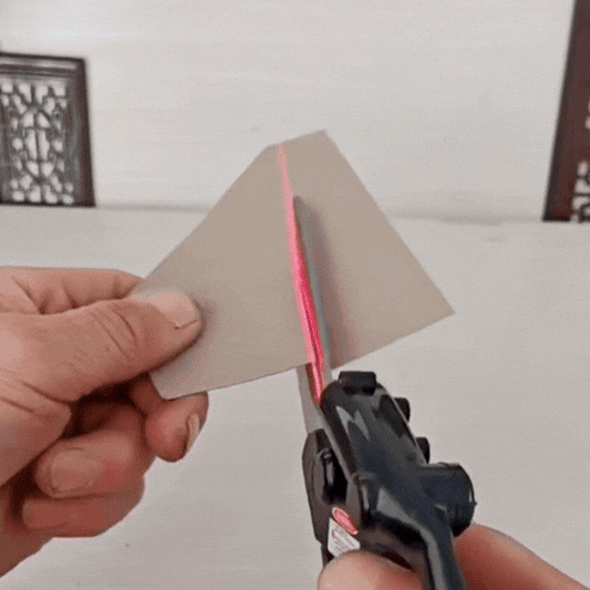 Foarfecă cu Laser pentru Tăiere cu Precizie – Ofertele Zilei