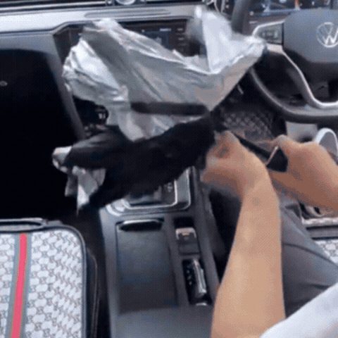Parasolar Premium din Titan - Protecție Termică și Împotriva Razelor UV pentru Parbriz