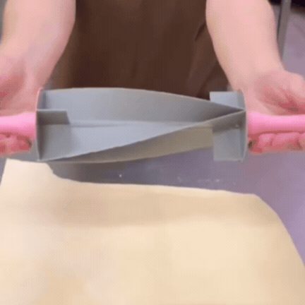 Rolă pentru Tăierea Aluatului din Plastic
